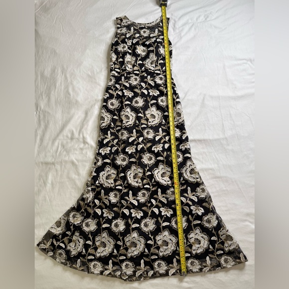 David Meister Black Floral Embroidered Gown Size 8 - Picture 6 of 12